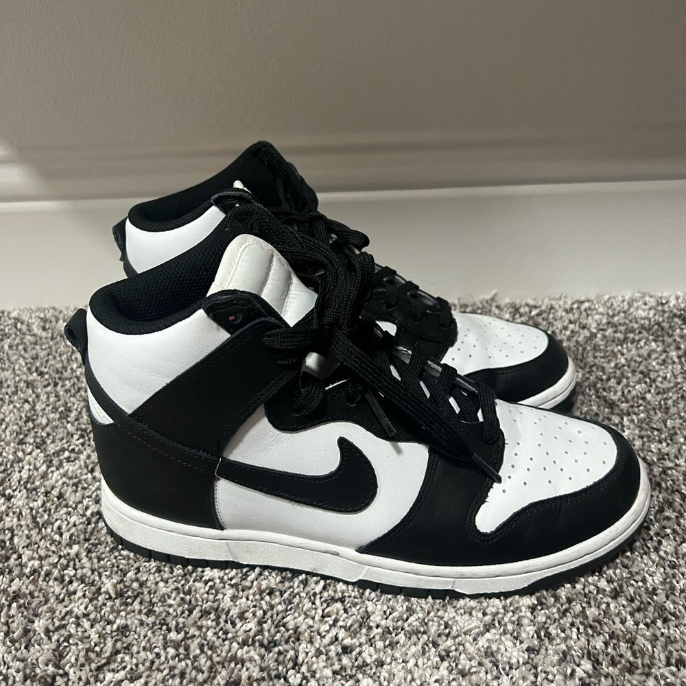 Women’s high top nike dunks
